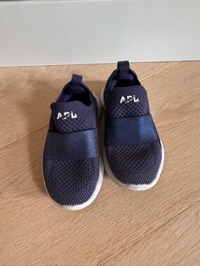 APL Kids Navy Slip-On Sneakers with Elastic Strap